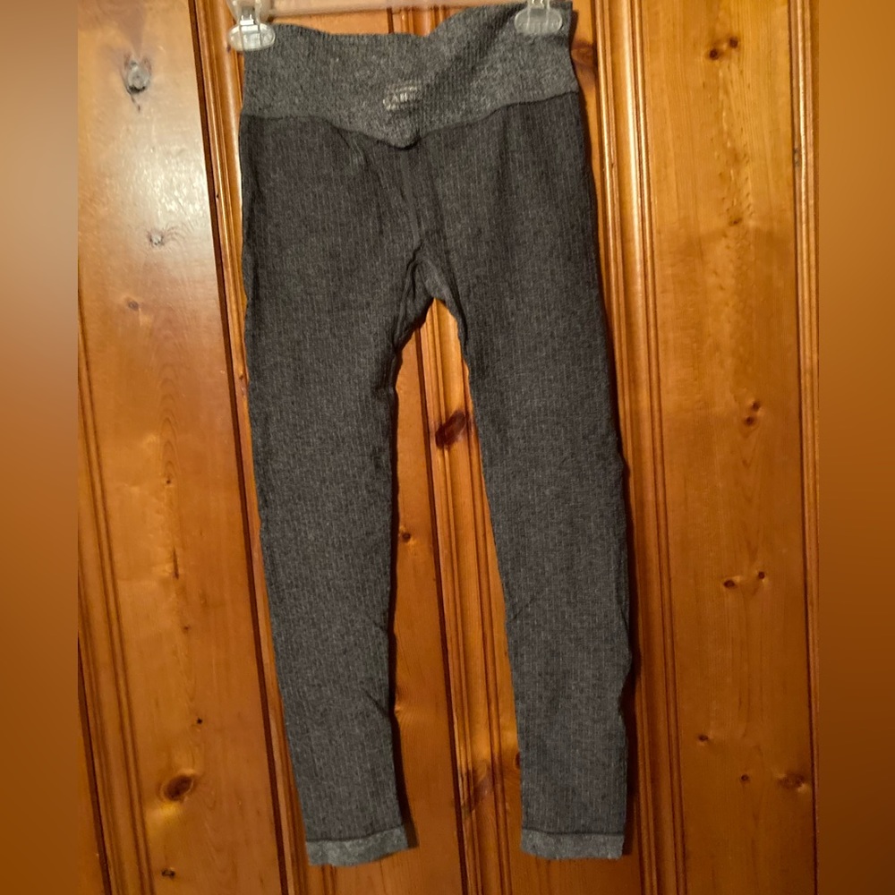 Size medium Women’s JAXMO yoga  pants New